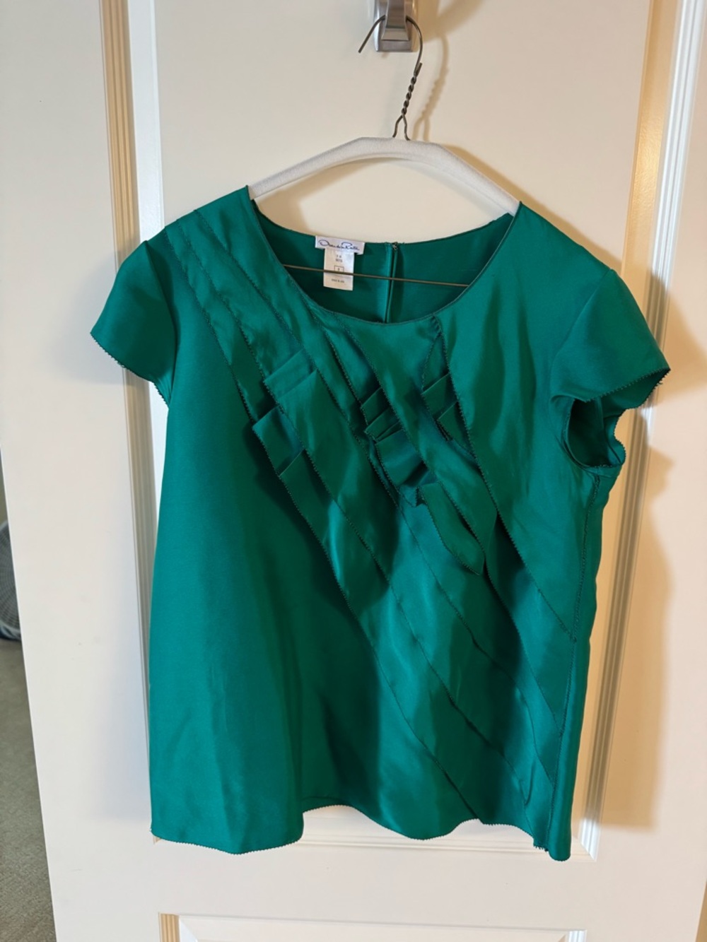 Oscar de la Renta Emerald Green Cap Sleeve Ruffle Front Top